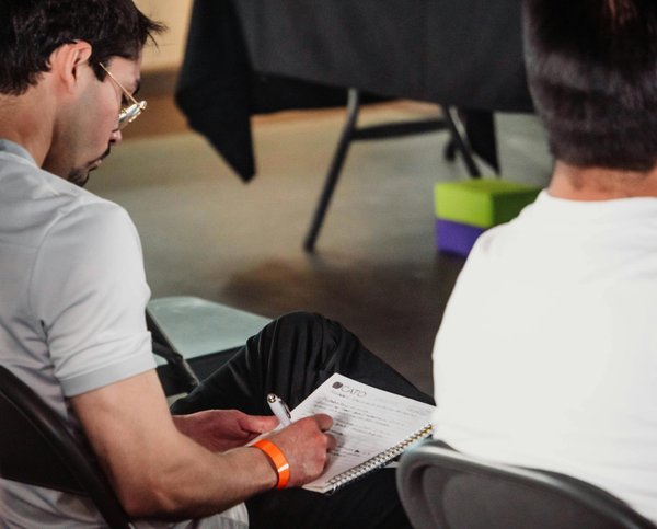 What are the key elements of a successful marketing plan for UK SMEs?